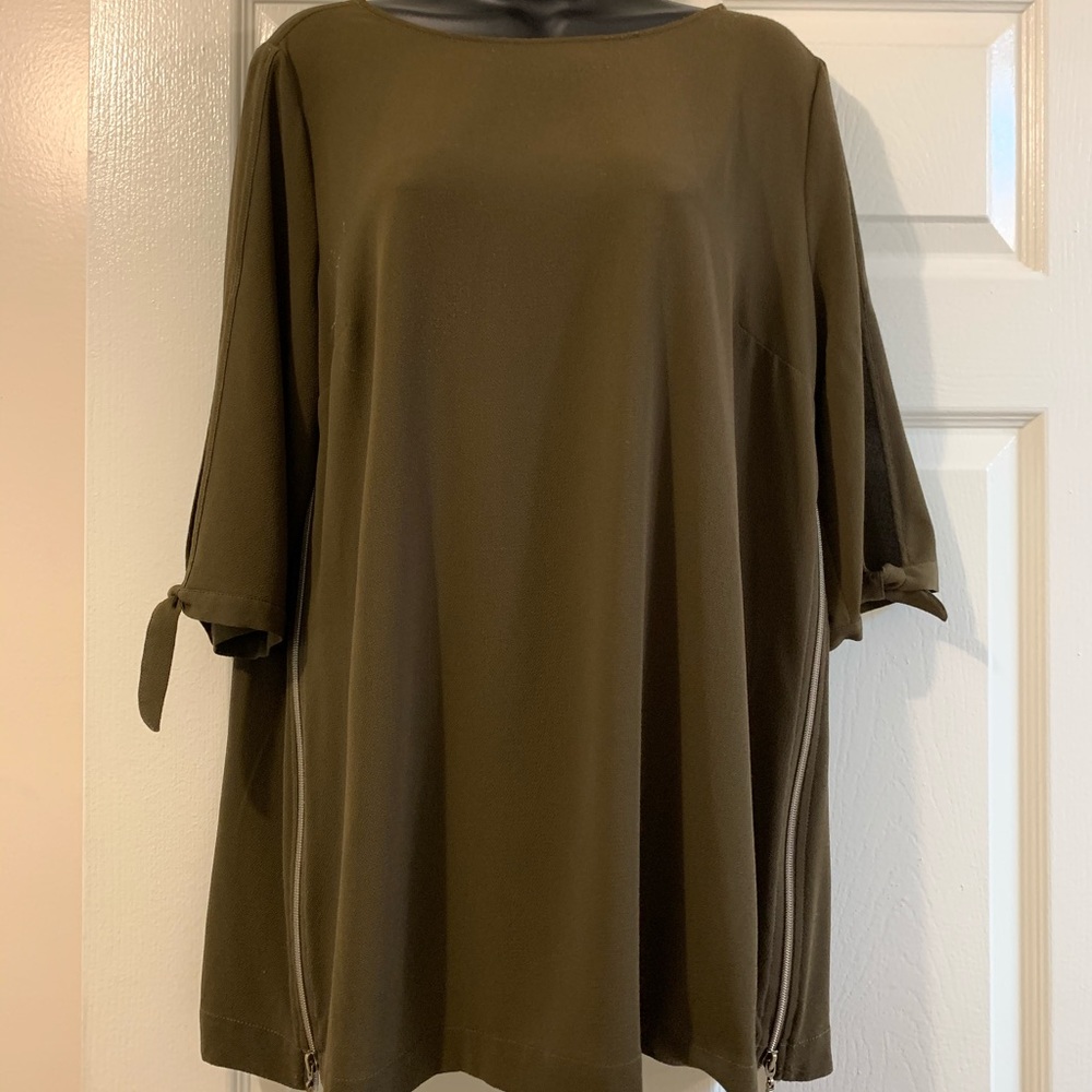 Chico’s tunic length top size 2P petite